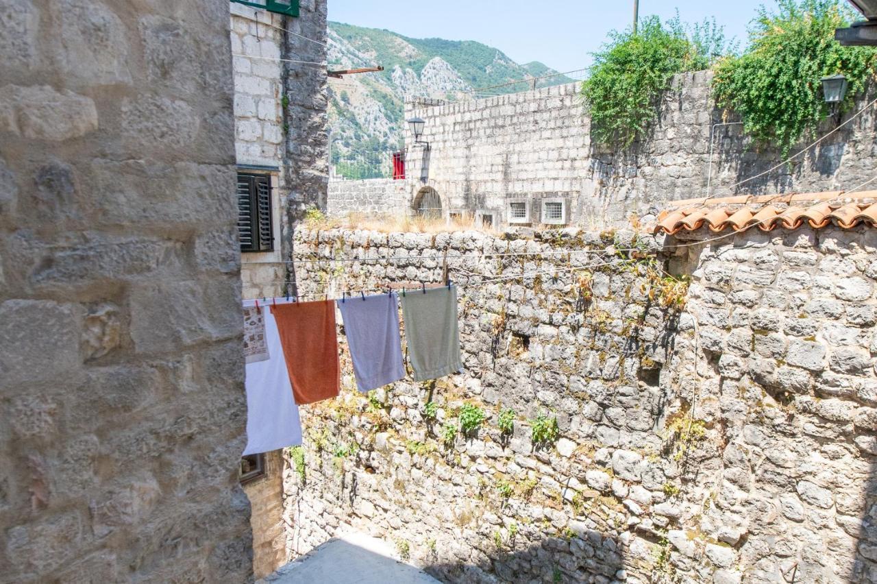 Katareo Apartments Kotor Luaran gambar