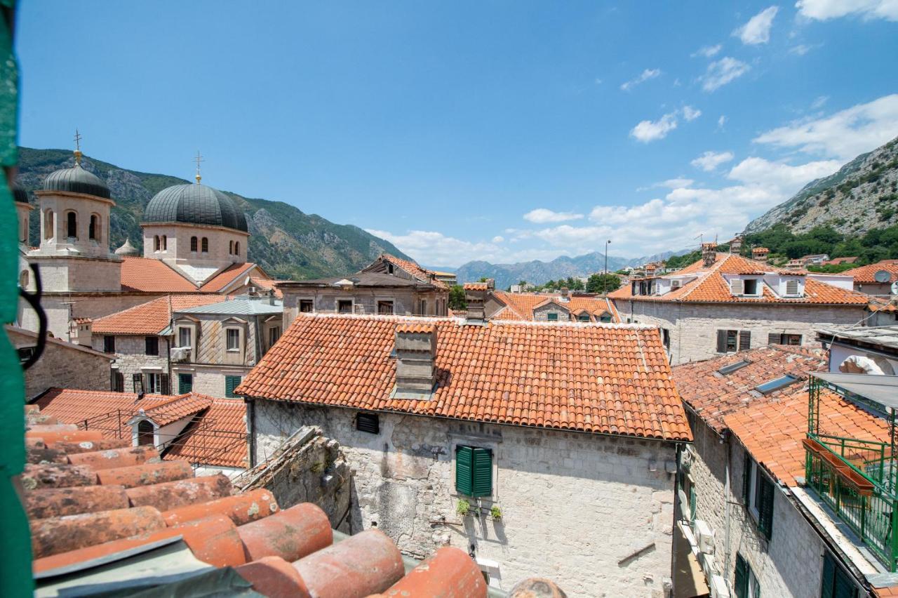 Katareo Apartments Kotor Luaran gambar