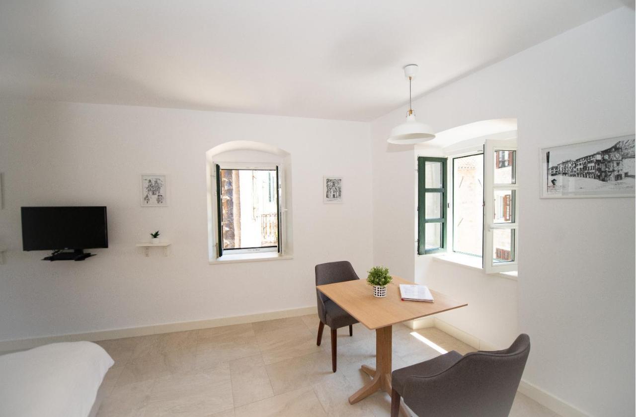 Katareo Apartments Kotor Luaran gambar