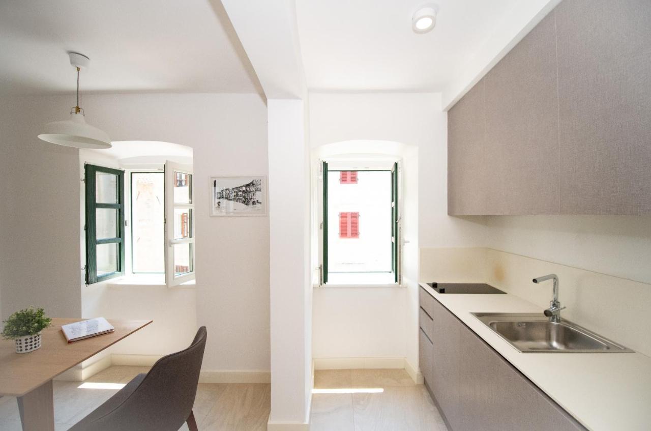 Katareo Apartments Kotor Luaran gambar