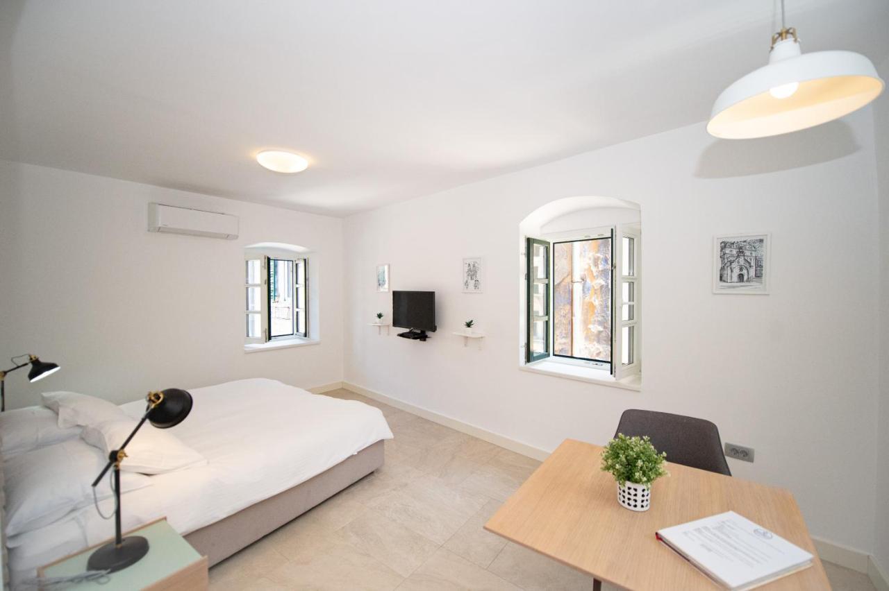 Katareo Apartments Kotor Luaran gambar