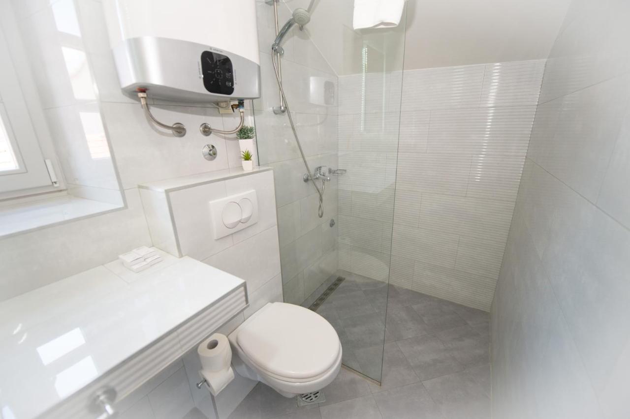 Katareo Apartments Kotor Luaran gambar