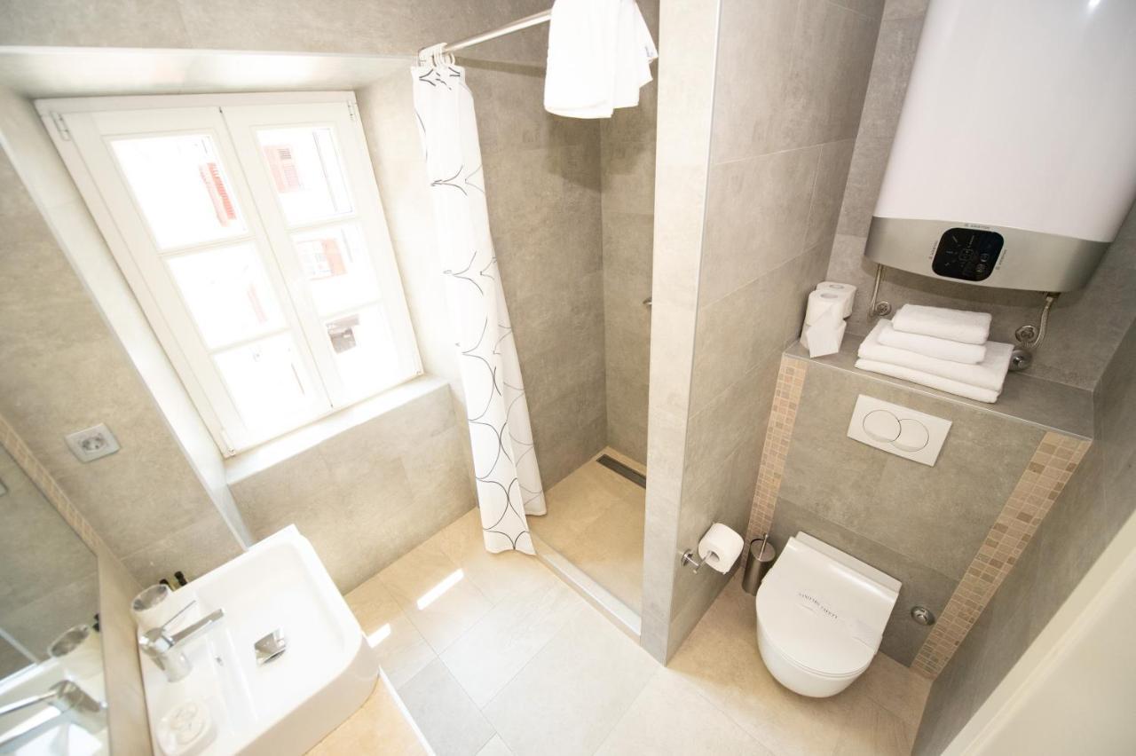 Katareo Apartments Kotor Luaran gambar